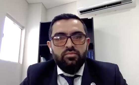 Cuestionado viceministro es “rajado” tras escándalos en el transporte público