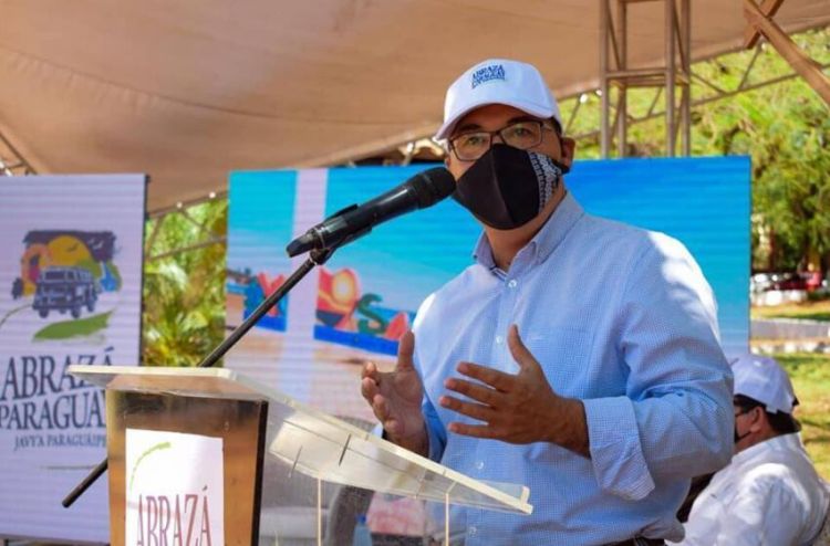 Gobernador deslinda responsabilidad en caso de facturas clonadas