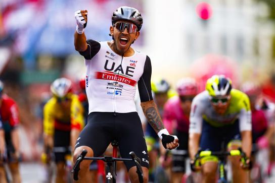 Gran victoria al sprint de Molano antes de abordar el Tourmalet