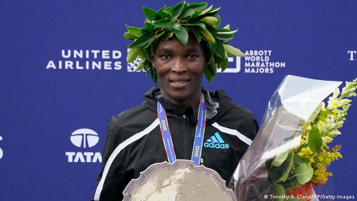 El keniata Evans Chebet gana la maratón de Nueva York tras el abandono del brasileño Daniel Do Nascimento