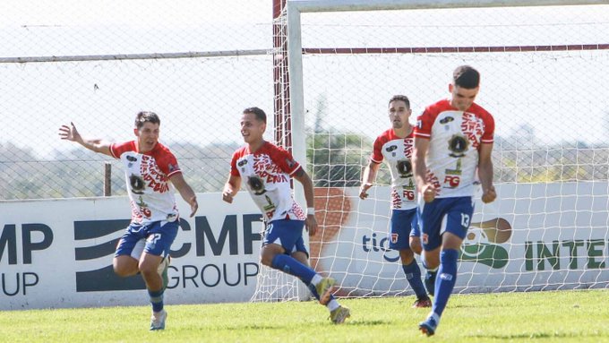 Carapeguá vence al puntero Sol de América