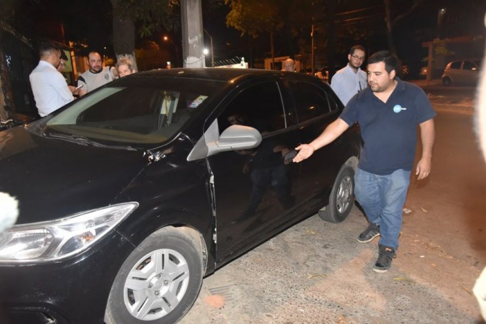 Con piedra atacan a un conductor de Uber en Asunción
