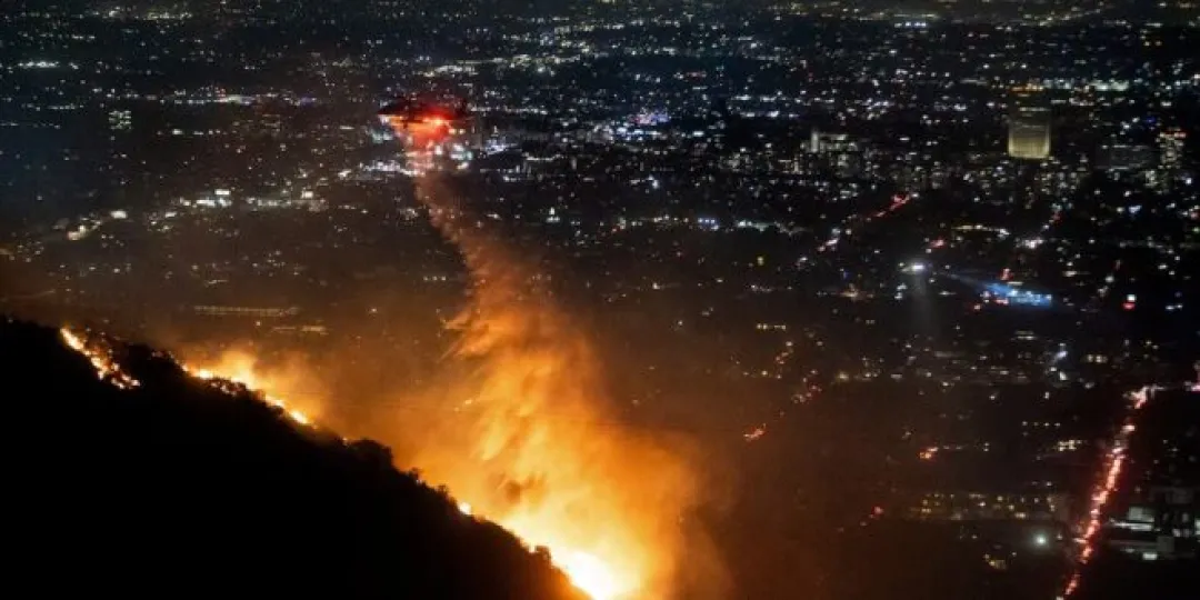 Devastador incendio en Hollywood amenaza el Paseo de la Fama: 130 mil evacuados