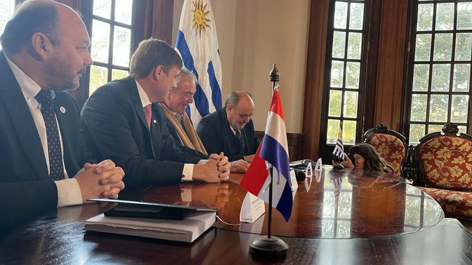 Paraguay y Uruguay acuerdan fortalecer controles de sus puertos