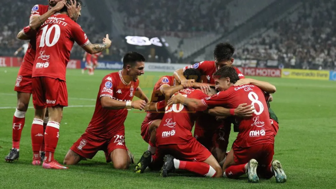 Huracán se aprovecha de la debilidad defensiva de Corinthians