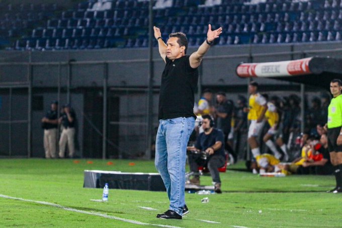 El gran momento de Tacuary con Aldo Bobadilla al mando