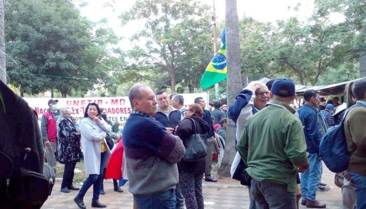 Exobreros de Itaipu defienden ley y hablan de compensación histórica