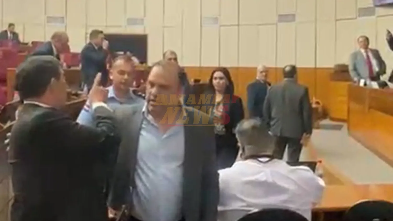 Video: “Sos un gran badulaque”, le dijo el senador y ex comisario Núñez a Riera por ascenso con polígrafos