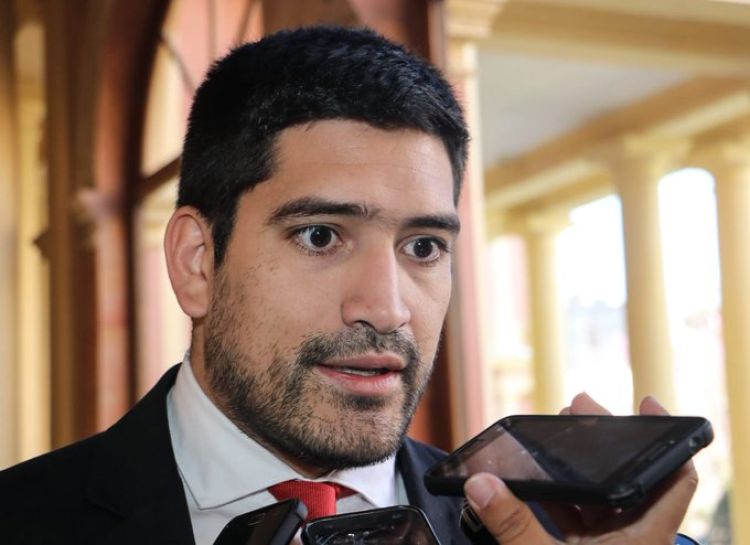 Mauri Espínola recomienda a cartistas preocuparse por la “posible extradición de su líder”