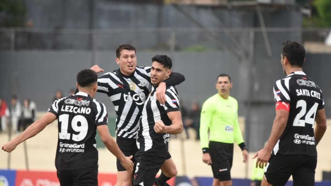 Libertad gana y sigue soñando con el título