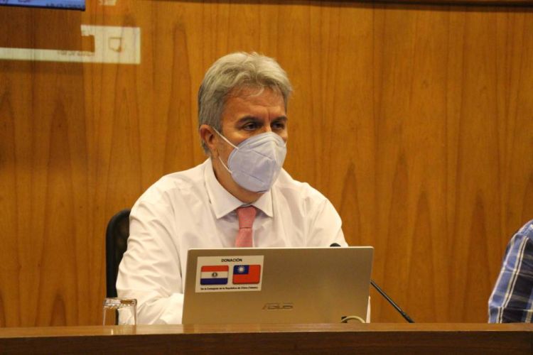 Titular de la UIP pide a Fuster denunciar con nombre y apellido, si alguien de su gremio hace contrabando