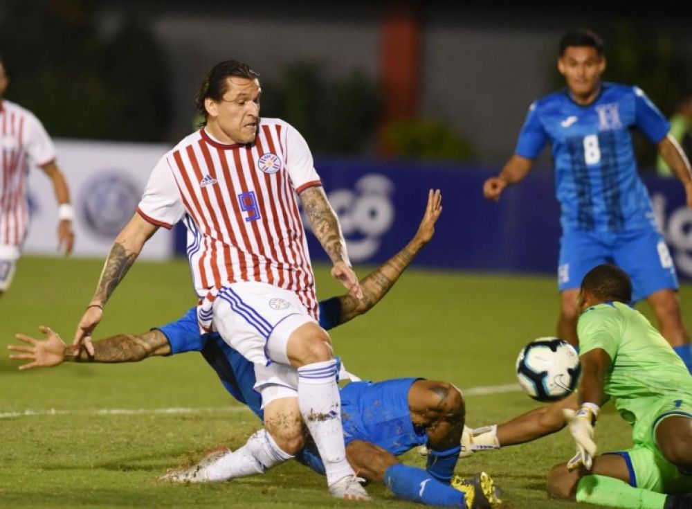 Albirroja empata y extiende mala racha