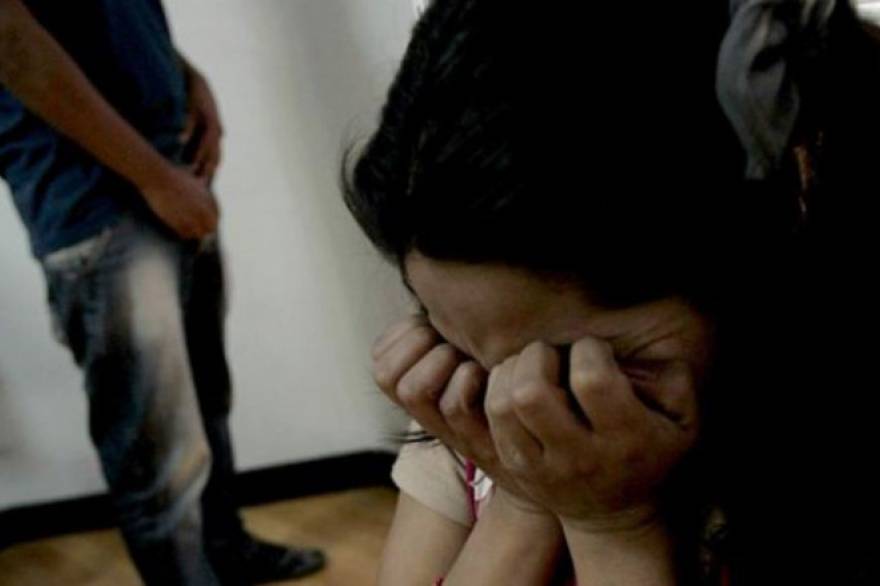 Revocan prisión domiciliaria para expolicía que abusó de su hijastra en CDE