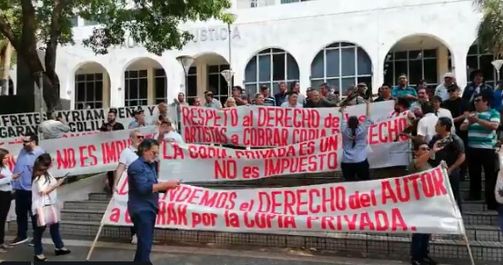 Músicos se manifiestan frente al Poder Judicial