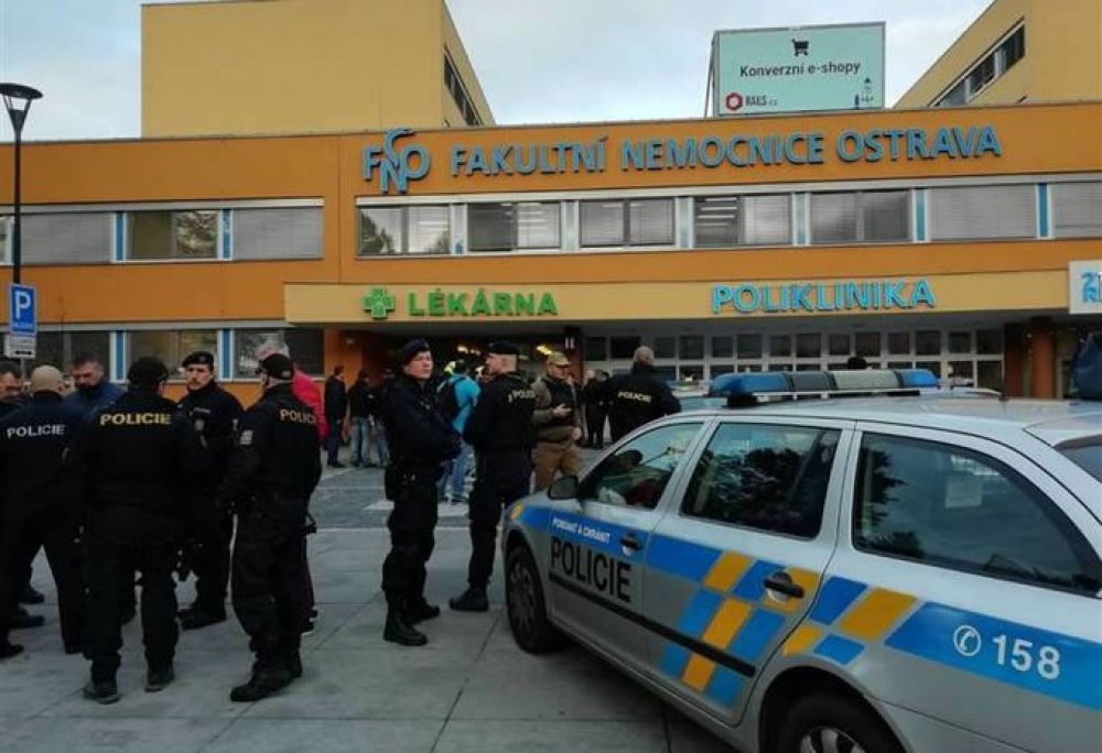 Un hombre mata a seis personas en un hospital checo antes de suicidarse