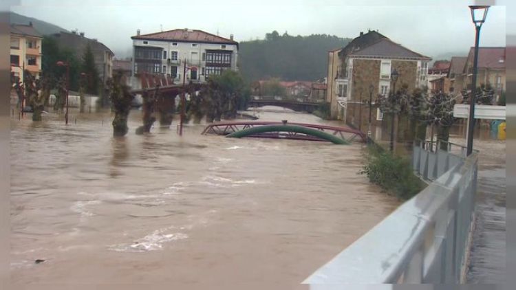 Inundaciones en el norte de España por los coletazos de la borrasca Arwen