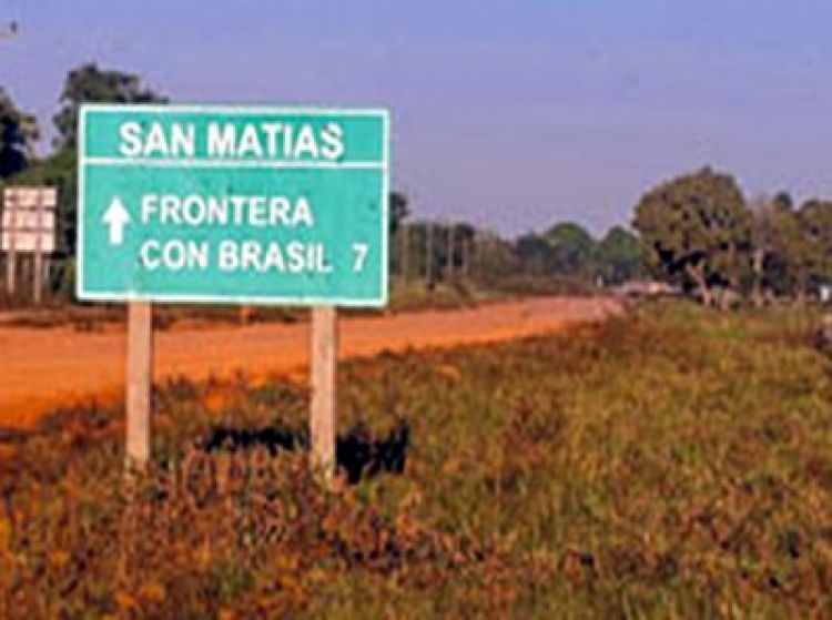 Brasileños de Cáceres cruzan la frontera para vacunarse en Bolivia