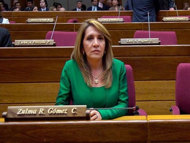 Senadora afirma que Mazzoleni debe renunciar: Filártiga tiene liderazgo y Morínigo también