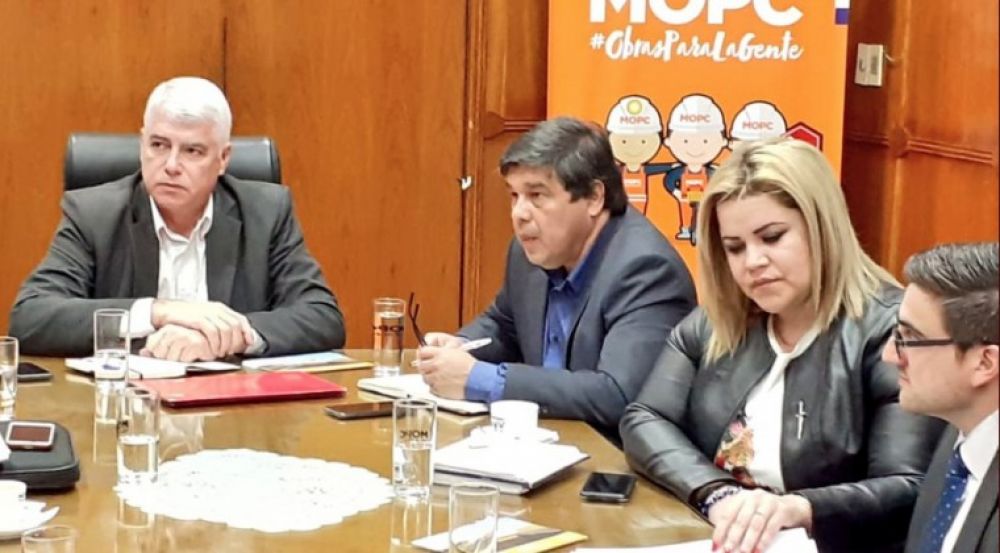 Solcito, radióloga del MOPC, recibe a intendentes para evaluar sus necesidades