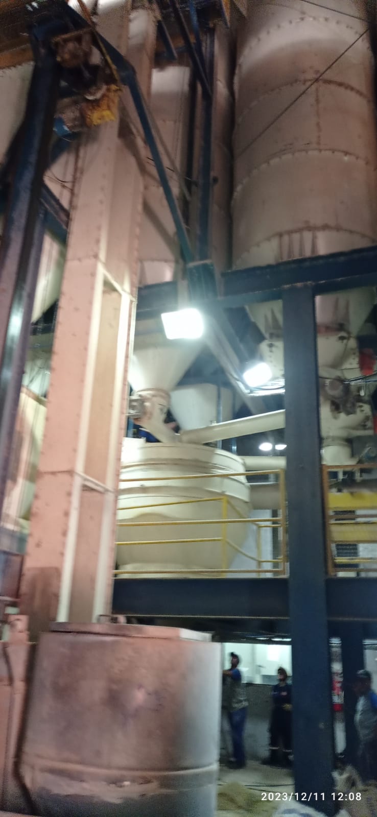 Trabajador muere mientras limpiaba tubo de silo