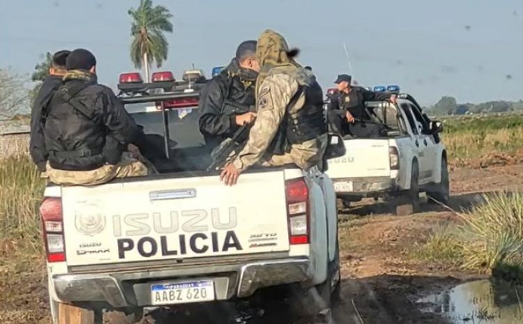 Delincuentes amenazan a autoridades de no liberar a adolescente sí no se retiran de la zona