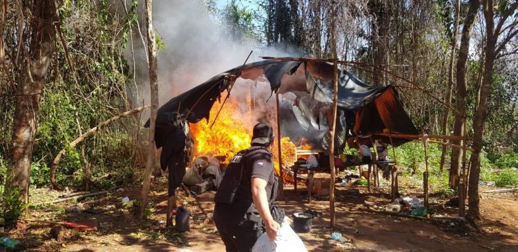 Destruyen campamento con toneladas de marihuana en Caaguazú