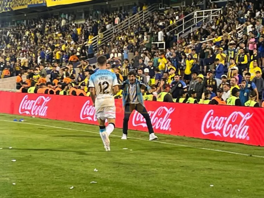 El Racing de Costas gana y mantiene viva la ilusión en la Liga argentina