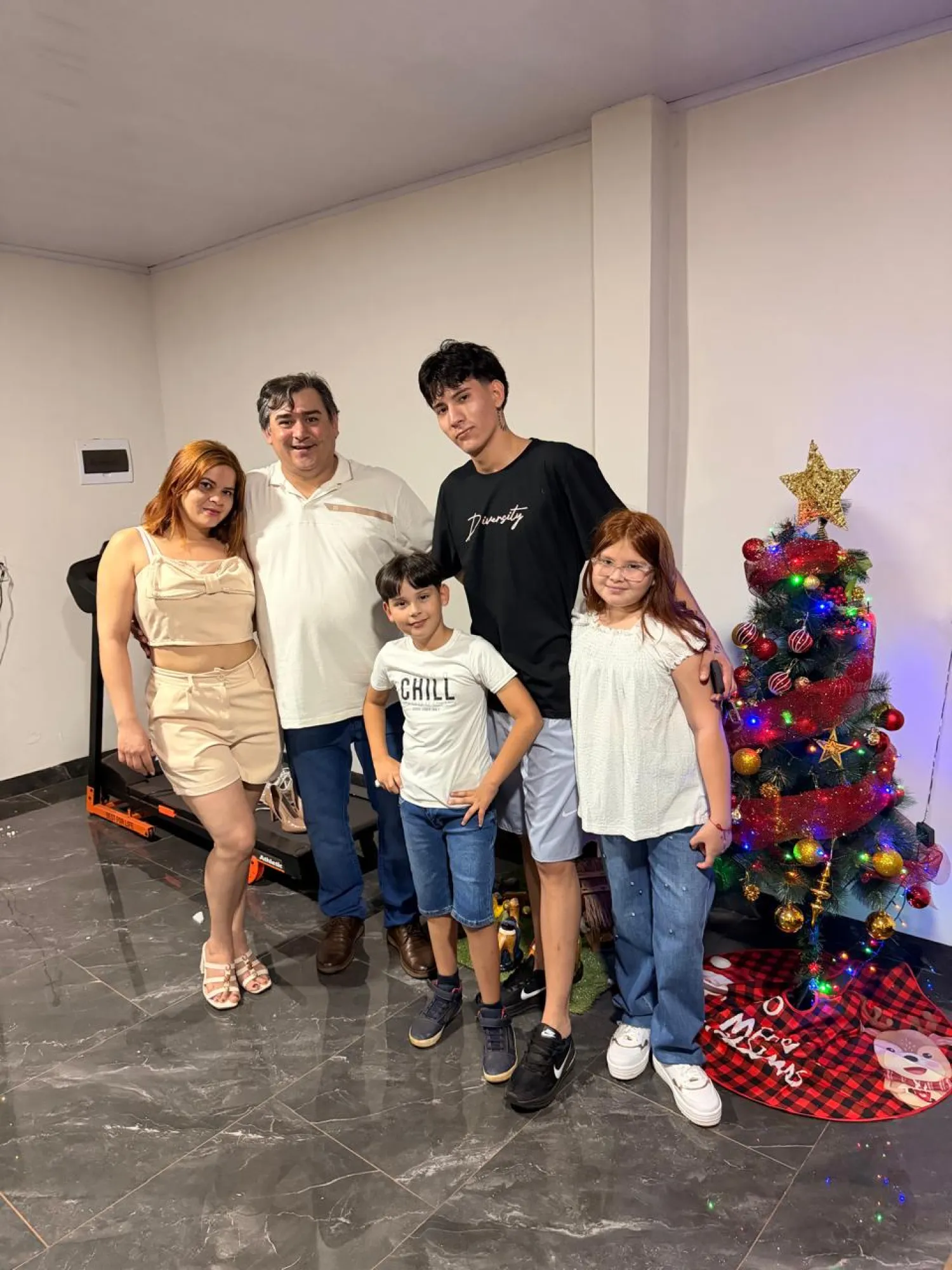 Ronaldo Morinigo y Flia: Les deseamos una increíble Navidad y un feliz Año Nuevo