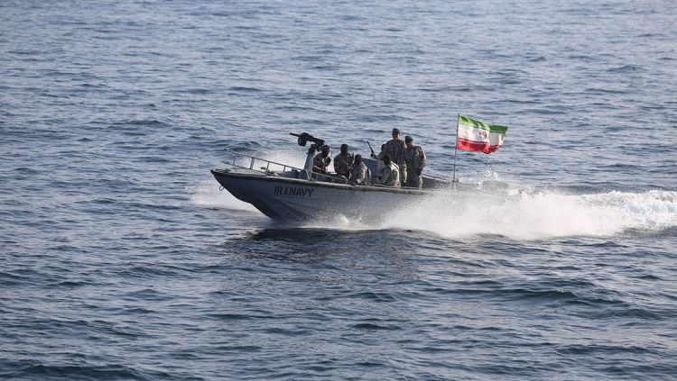 Irán comunica que incautó un barco extranjero que contrabandeaba combustible