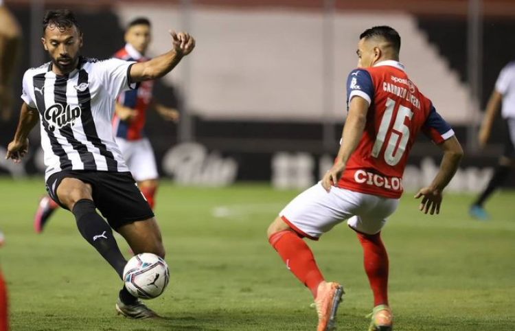 Cerro versus Libertad: un clásico que puede marcar el camino