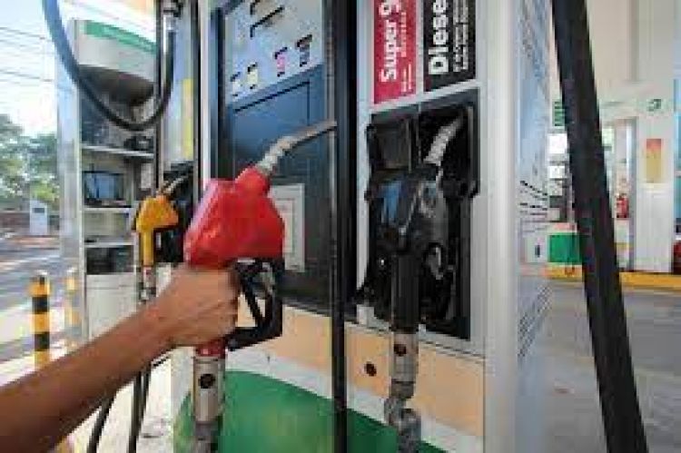 Desde las 14:00, no habrá combustible en emblemas privados