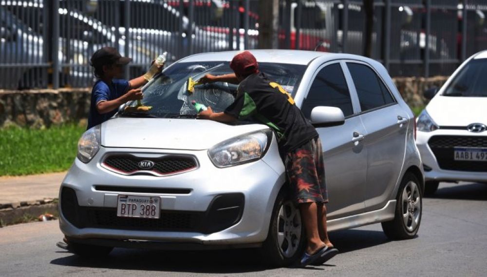 Programa Abrazo no alcanza y niños deambulan y trabajan en las calles