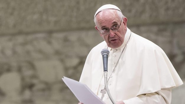 Papa Francisco defiende a Juan Pablo II de 'insinuaciones ofensivas'