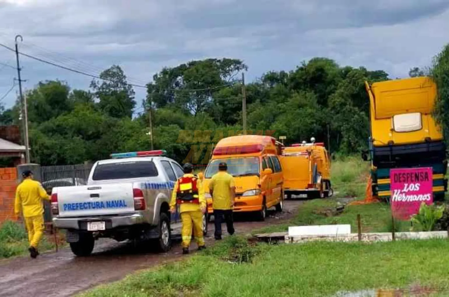Buscan a adolescente desaparecida que cayó en un arroyo durante temporal en Cambyretá