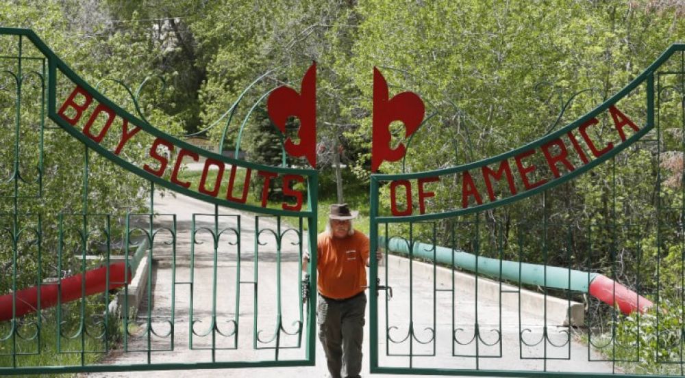 Boy Scouts en bancarrota tras demandas por abusos sexuales