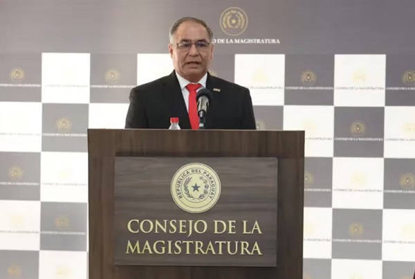 Ministro Esquivel critica exceso de cargos gerenciales en la Defensa Pública