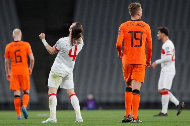 Holanda cae ante Turquía en el inicio de las eliminatorias europeas a Catar 2022