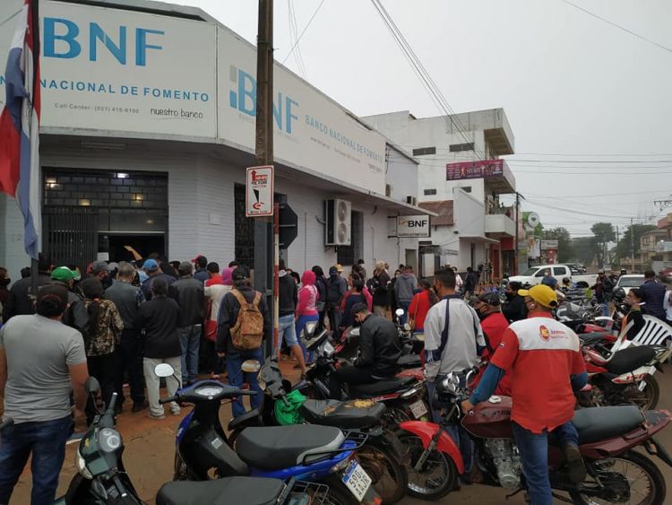Abuelitos son expuestos al contagio masivo del coronavirus en el BNF de Pedro Juan Caballero