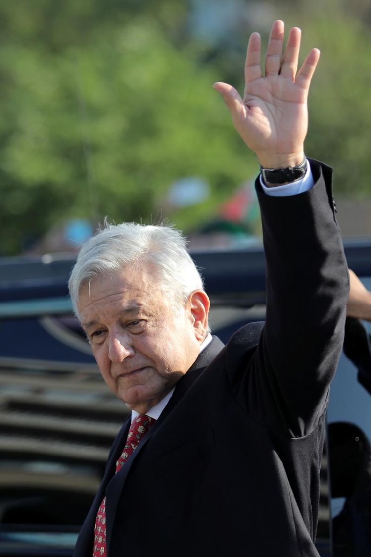 Presidente de México revela que ha perdido familiares por COVID-19