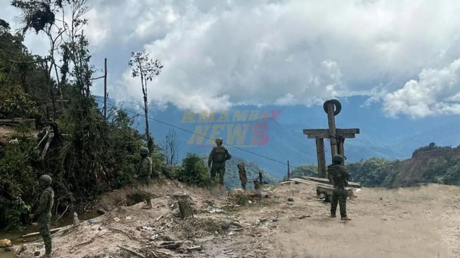 Detectan rutas para transporte ilegal de explosivos y combustible entre Ecuador y Perú con teleféricos artesanales