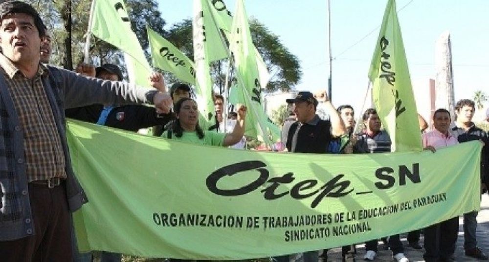 Docentes anuncian huelga para el 24 de agosto