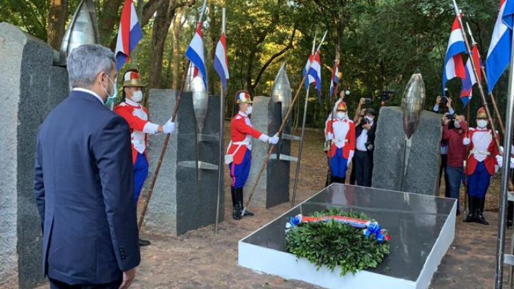 Marito participa de la ceremonia realizada por el Día de los Héroes en Cerro Corá