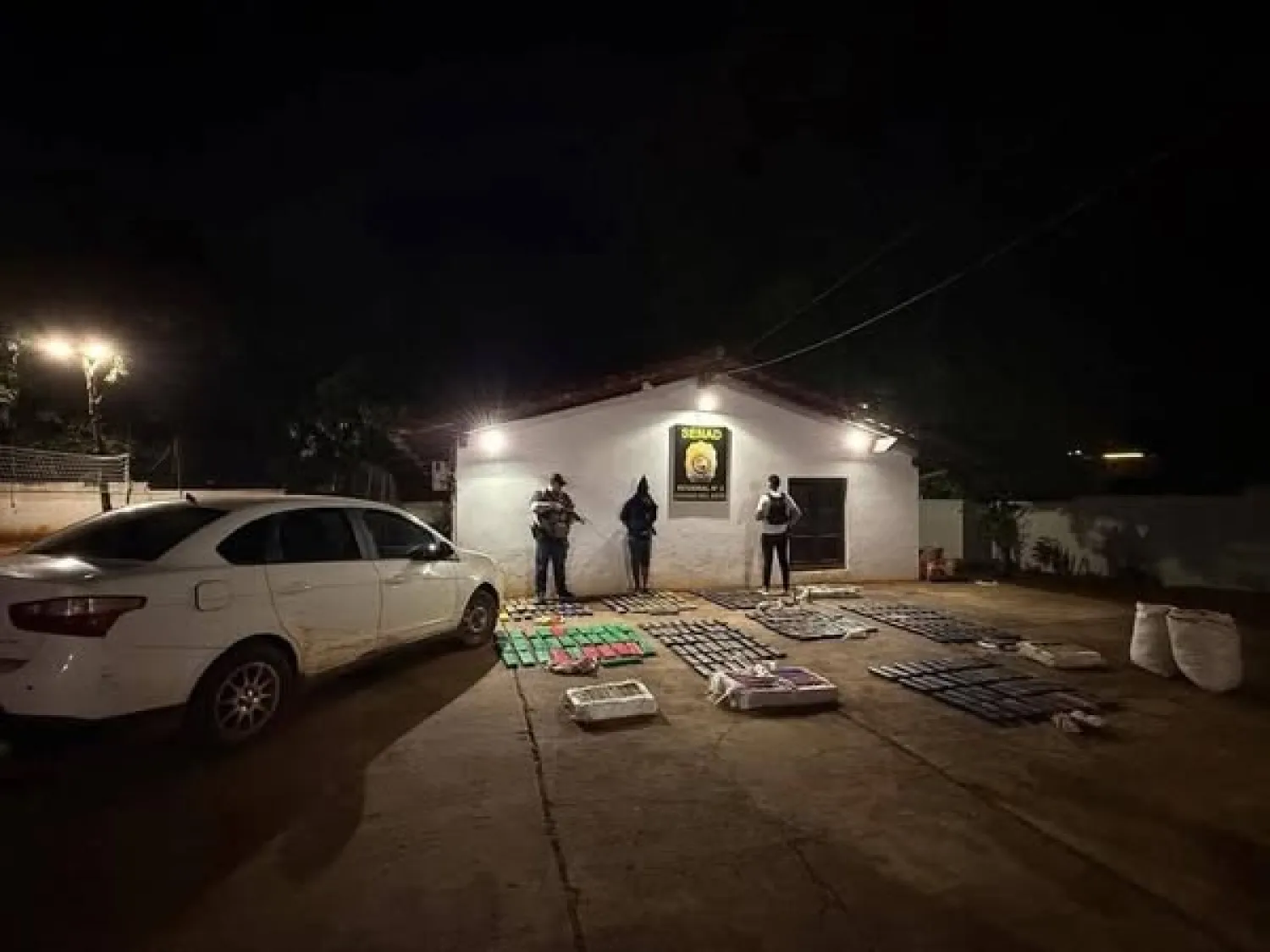 Detienen a un hombre con más de 380 kilos de marihuana