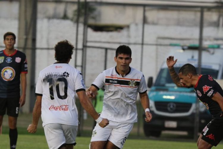 General Díaz doblegó a San Lorenzo