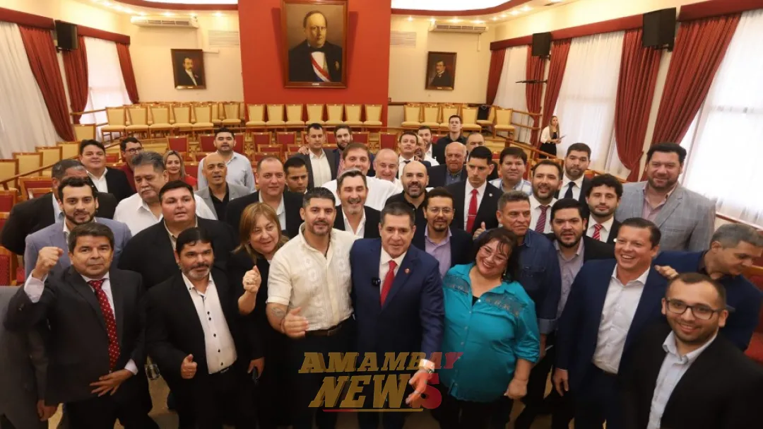 Los colorados chocan con Víctor Fernández y lo quieren sacar del Consejo de Seccionales de la capital