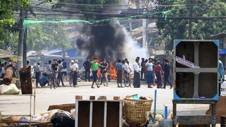 Reportan la muerte de más de 90 manifestantes en Myanmar