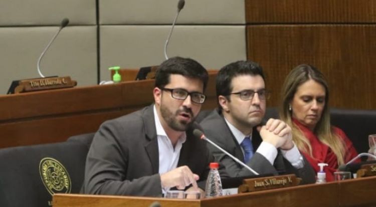 «Quienes estén fuera de la concertación le hacen juego al continuismo», crítico Villarejo