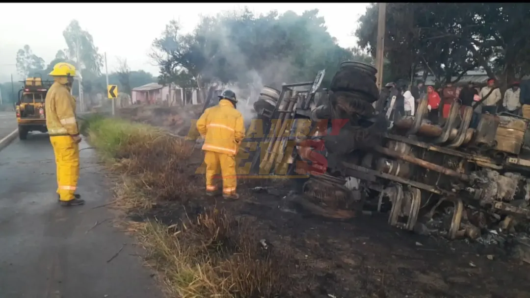Un camión cisterna vuelca y su conductor muere calcinado en Curuguaty