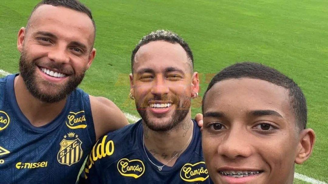 Con máxima intensidad: La primera práctica de Neymar con el Santos