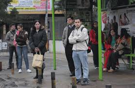 Lunes con ambiente frío a fresco y cielo mayormente nublado